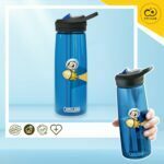 La miniatura del producto principal muestra la botella de agua CamelBak Eddy® ilustrada de Pictonemi en su forma normal y en uso, resaltando sus cualidades y funcionalidad.
