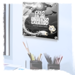 Imagen de la placa para estudio de arte Origin – Byncho en un entorno personal, proyectando estilo y creatividad en cada rincón