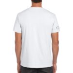 Modelo masculino mostrando el ajuste perfecto de la playera Origin - Sketch Byncho de espaldas