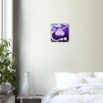 Imagen de la placa para estudio de arte Origin – Pastelle colgada en una habitación, demostrando su versatilidad y capacidad para llevar el talento de los artistas a cualquier espacio